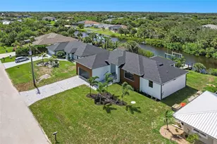 18514 Ashcroft Cir, Port Charlotte, FL 33948 - Photo 3