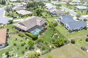 301 Thorn Hill Pl, Sun City Center, FL 33573 - Photo 39