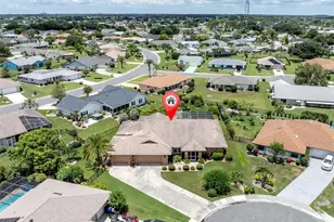 301 Thorn Hill Pl, Sun City Center, FL 33573 - Photo 3