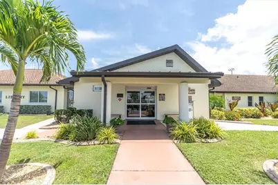 301 Thorn Hill Place, Sun City Center, FL 33573 - Photo 45