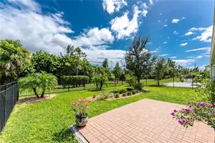 25328 E Lenox Cir, Punta Gorda, FL 33950 - Photo 37