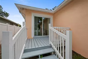 1703 12th St S, Saint Petersburg, FL 33705 - Photo 43