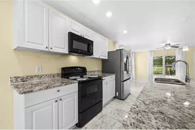 1703 12th Street S, Saint Petersburg, FL 33705 - Photo 21