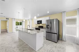 1703 12th St S, Saint Petersburg, FL 33705 - Photo 13