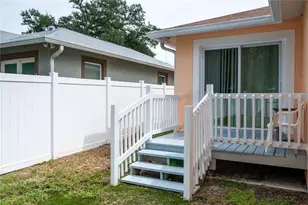 1703 12th St S, Saint Petersburg, FL 33705 - Photo 45