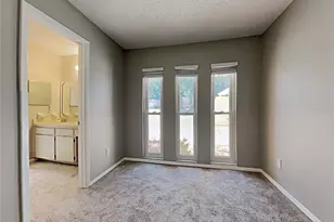 3410 King Richard Ct, Seffner, FL 33584 - Photo 9