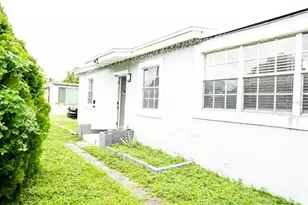 18040 NW 2nd Ct, Miami Gardens, FL 33169 - Photo 17