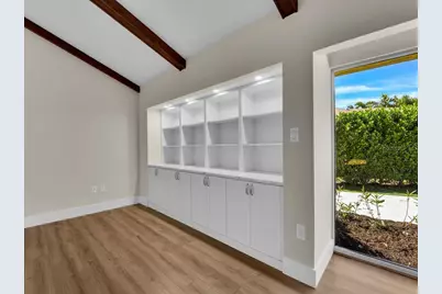 491 Cypress Way E, Naples, FL 34110 - Photo 5