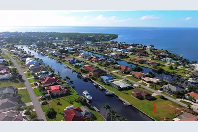 108 SE Sinclair Street SE, Port Charlotte, FL 33952 - Photo 5