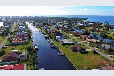 108 SE Sinclair Street SE, Port Charlotte, FL 33952 - Photo 7