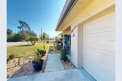 18393 Hottelet Circle, Port Charlotte, FL 33948 - Photo 13