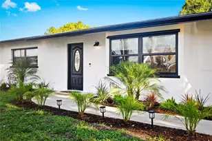 1311 Cypress Ave, Venice, FL 34285 - Photo 3