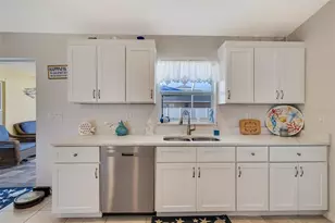 6235 Bixel Ln, Englewood, FL 34224 - Photo 13