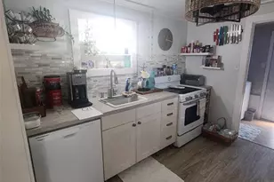 184 Norfolk Ave NW, Port Charlotte, FL 33952 - Photo 9