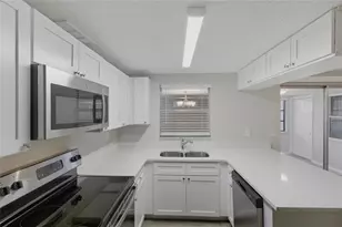 101 Oberlin Rd, Venice, FL 34293 - Photo 9