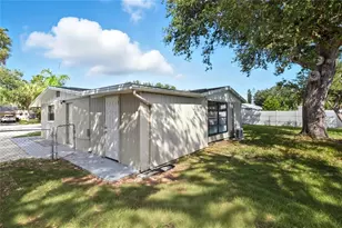 101 Oberlin Rd, Venice, FL 34293 - Photo 5