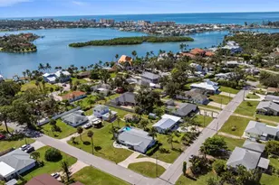 702 Poinciana Rd, Nokomis, FL 34275 - Photo 33