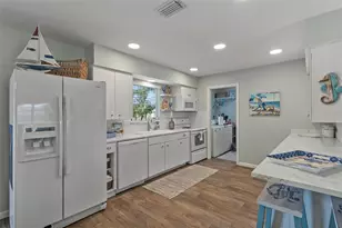 702 Poinciana Rd, Nokomis, FL 34275 - Photo 9