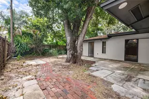 2234 Phillippi St, Sarasota, FL 34231 - Photo 25