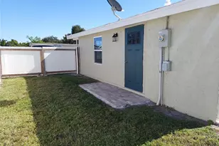 3165 Crestwood Dr, Port Charlotte, FL 33952 - Photo 5