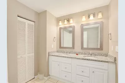 623 Oak Hill Circle #28, Sarasota, FL 34232 - Photo 19