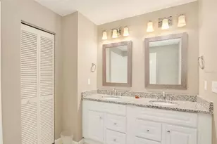 623 Oak Hill Cir, Sarasota, FL 34232 - Photo 19