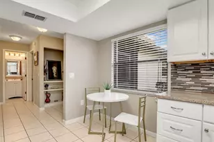623 Oak Hill Cir, Sarasota, FL 34232 - Photo 9