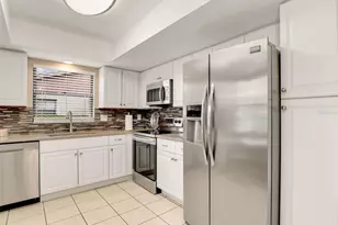 623 Oak Hill Cir, Sarasota, FL 34232 - Photo 7