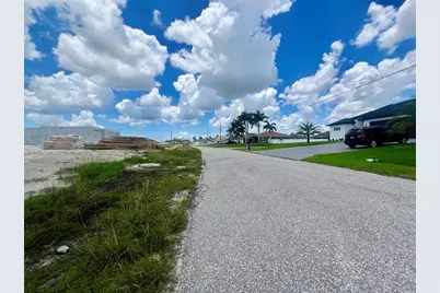 530 NW 18th Place, Cape Coral, FL 33993 - Photo 3