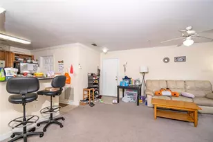 18113 Bridle Club Dr, Tampa, FL 33647 - Photo 5