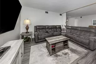 437 Cerromar Ln, Venice, FL 34293 - Photo 7