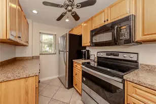 437 Cerromar Ln, Venice, FL 34293 - Photo 13