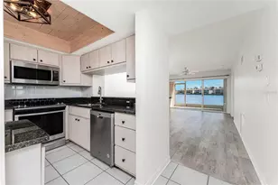 12144 SW Egret Cir, Lake Suzy, FL 34269 - Photo 11