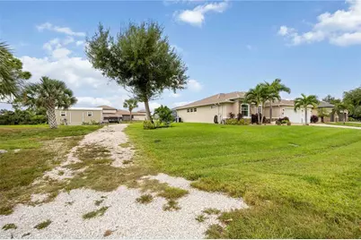 14123 Fruitport Circle, Port Charlotte, FL 33981 - Photo 43