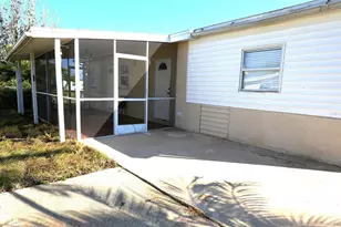 140 Palmetto Cir NE, Port Charlotte, FL 33952 - Photo 21