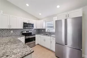 9010 S Indio Cir, Labelle, FL 33935 - Photo 9