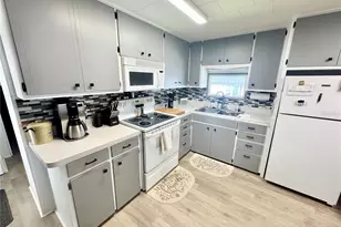 5217 Pebble Beach Ave, Sarasota, FL 34234 - Photo 9