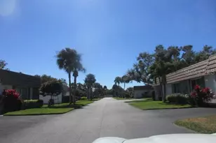 5571 Riverbluff Cir, Sarasota, FL 34231 - Photo 15