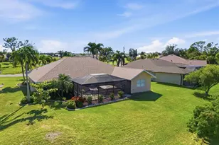 34 Medalist Cir, Rotonda West, FL 33947 - Photo 33