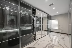 36 Dolphin Dr, Treasure Island, FL 33706 - Photo 35