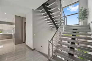 36 Dolphin Dr, Treasure Island, FL 33706 - Photo 27