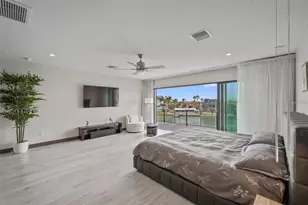 36 Dolphin Dr, Treasure Island, FL 33706 - Photo 33