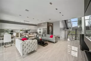 36 Dolphin Dr, Treasure Island, FL 33706 - Photo 13