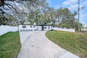 10714 N Central Ave, Tampa, FL 33612 - Photo 1
