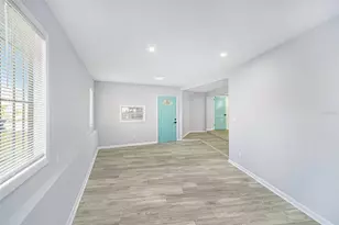 10714 N Central Ave, Tampa, FL 33612 - Photo 11