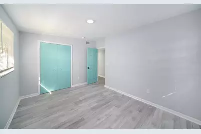 10714 N Central Avenue, Tampa, FL 33612 - Photo 23