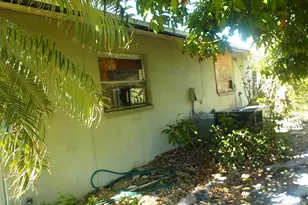 30 Oakland Hills Ct, Rotonda West, FL 33947 - Photo 3