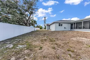 625 Ennis Terrace NW, Port Charlotte, FL 33952 - Photo 35