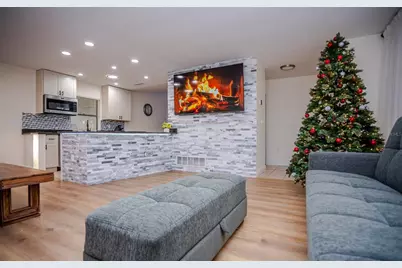 2719 Forest Knoll Drive, Sarasota, FL 34232 - Photo 3