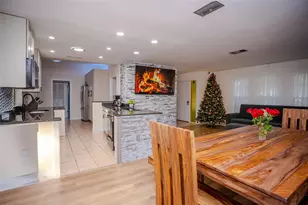 2719 Forest Knoll Dr, Sarasota, FL 34232 - Photo 5